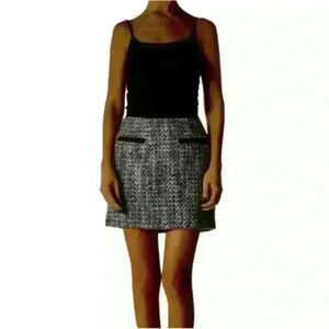 Rebecca Taylor Black & Gray Tweed Zippered Skirt
Rebecca Taylor size 10 EUC!